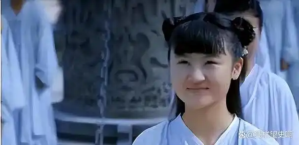 肤色黝黑,身材发福,脸颊浮肿……有网友甚至说,陆子艺就像一颗老鼠屎