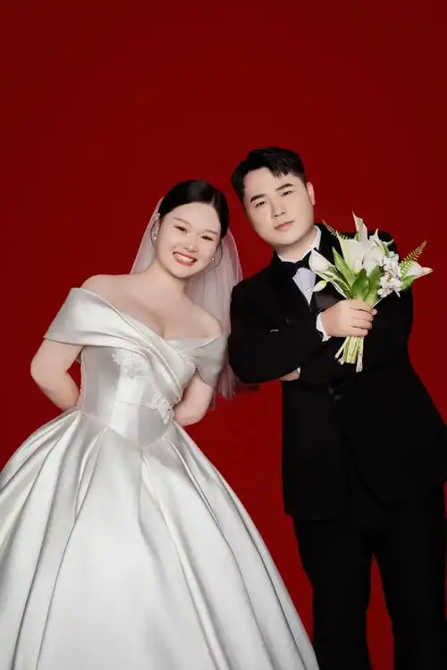 焒 既许一人偏爱,愿尽余生之慷慨7815#晒一晒我的婚纱照 # - 抖