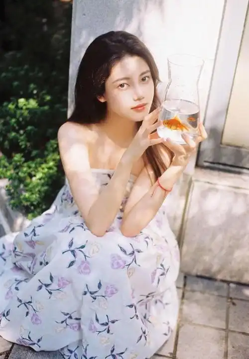 孙珍妮写真大赏:从snh48到独立发展,她的身材与才华同样惊艳!