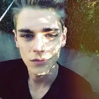 帅气英国男士微信图_微信头像图片大全