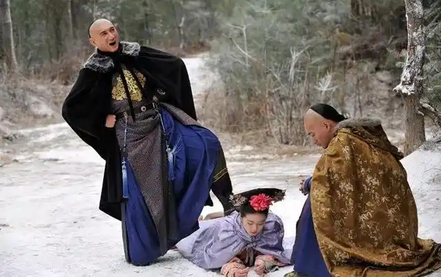 明星们片场休息在干吗罗云熙做笔记邓伦和热巴有点甜