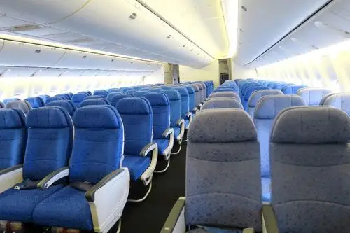 airport 2小时 35m乘坐[official_id]cathay pacific经济舱的飞机 09