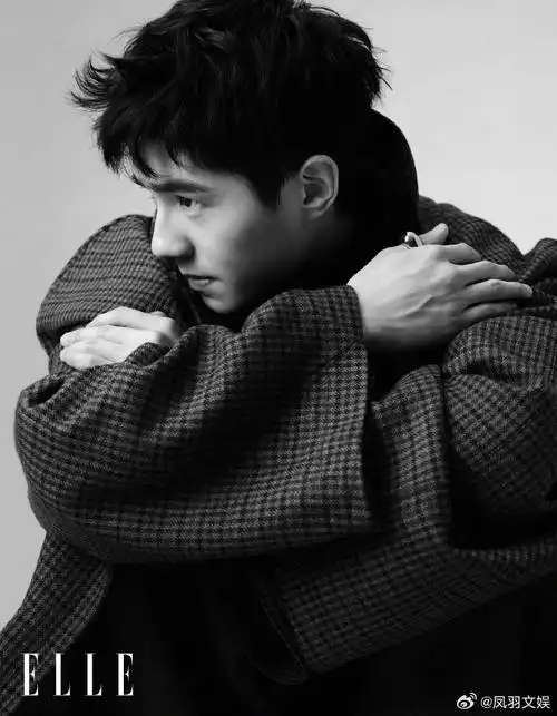 刘昊然谈燃冬##刘昊然拼接裙背影