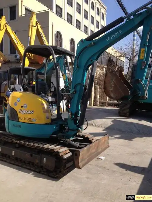 转让:出售原装进口久保田30挖掘机