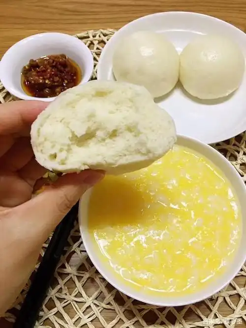 蓬松柔软的大白馒头原来是这样做出来的