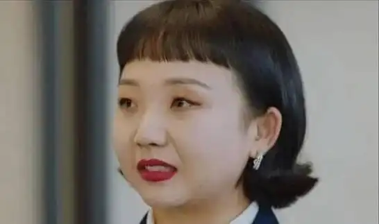 明明长得"丑",却红得"一塌糊涂",这4位女明星凭什么?