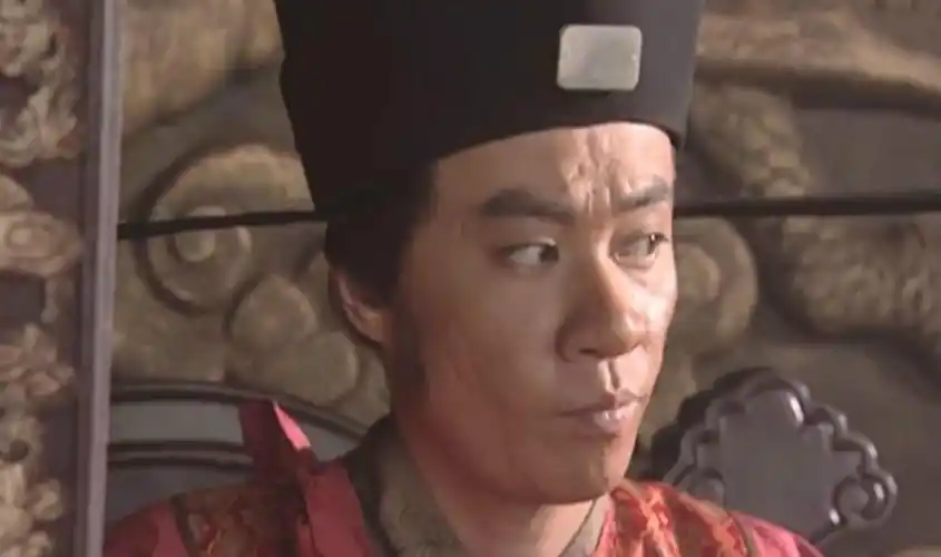 看宋史而疑惑:高俅跟赵匡胤称帝前官职相似,为何对蔡京俯首帖耳