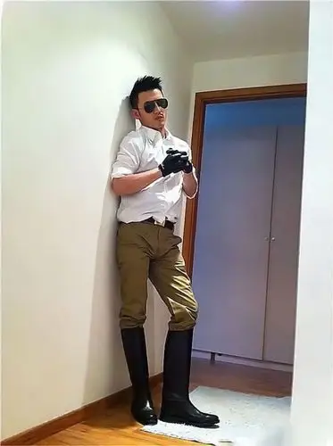 【转载】马靴帅哥