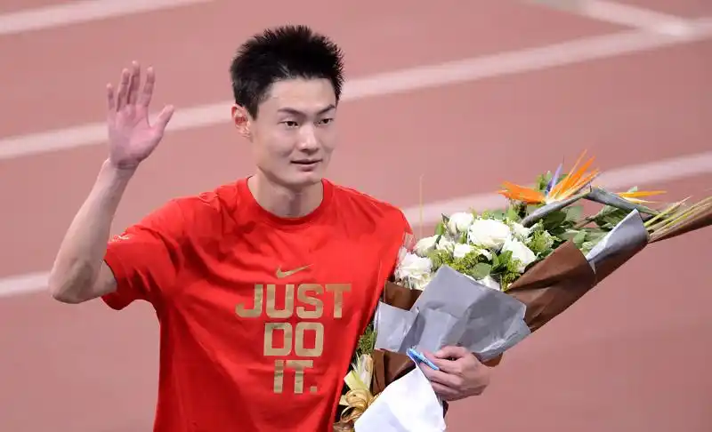 高清男子100米决赛张培萌夺冠9