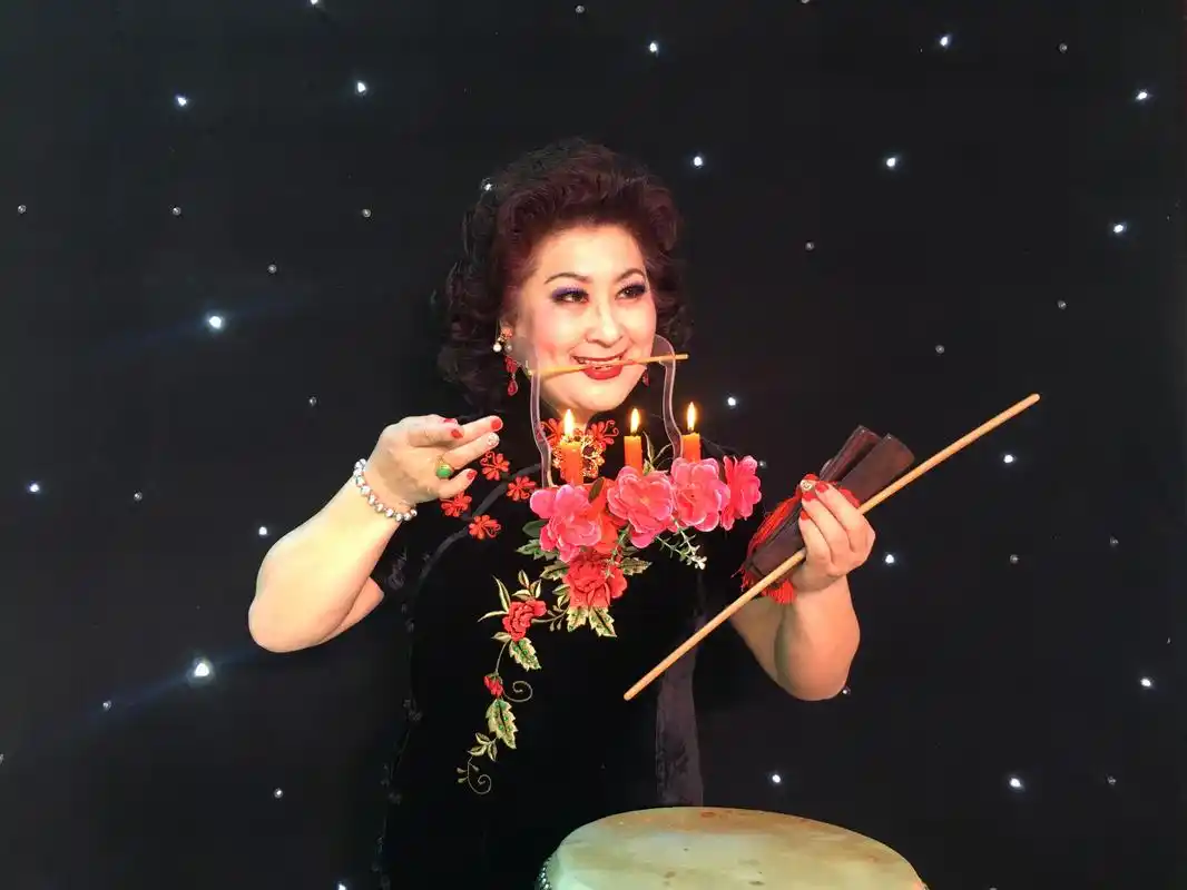 烛火摇曳,传承不息——含灯大鼓艺术家的曲艺人生