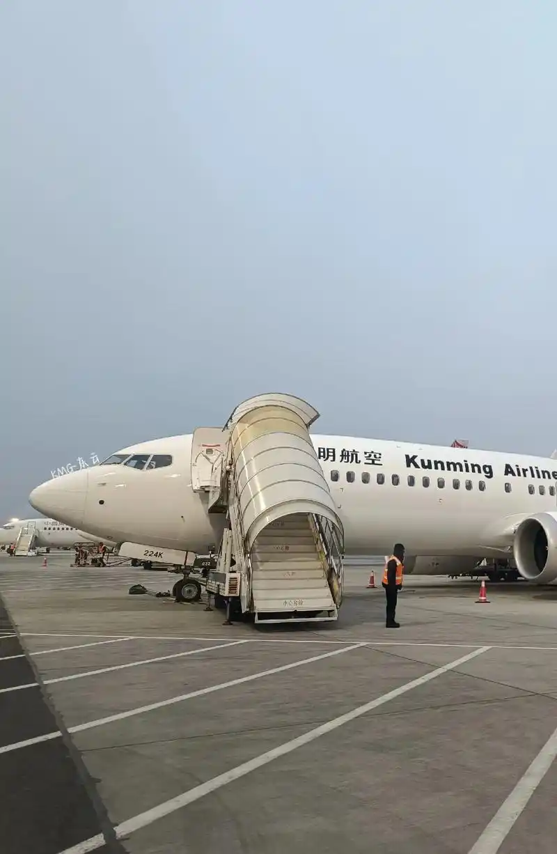 时隔5年,昆明航空波音737max新飞机(b-224k)再次 - 抖音