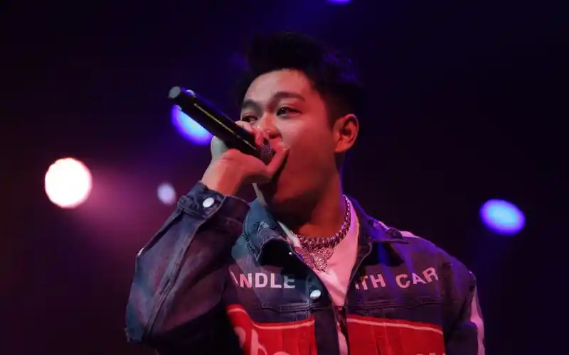 cj周密《绵绵雨》live_哔哩哔哩_bilibili