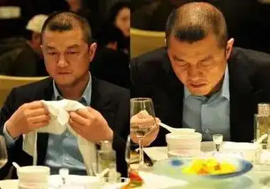 然而,今年3月份,李亚鹏的心态却十分乐观.