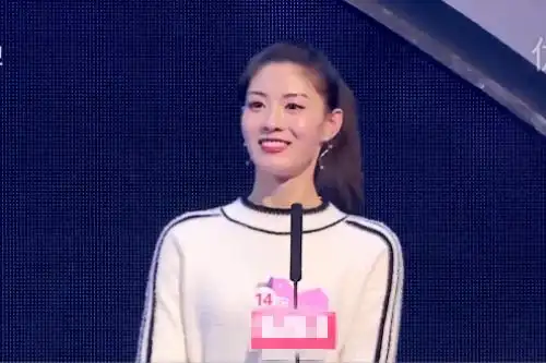 非诚勿扰:杨若男经常做的三个小动作,这是她比强佳聪明的地方