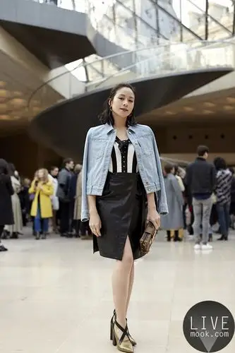 林嘉欣现身巴黎时装周,原来不走甜美路线的她可以这样型!