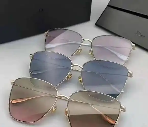 dior多色蝶形太阳镜