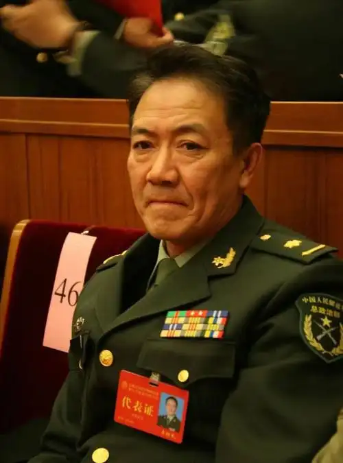 娱乐圈大校军衔的几位明星韩红上榜这个人你想象不到