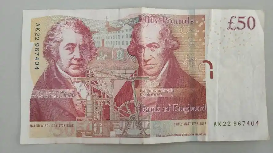 小编的50英镑,货币上的人一位是瓦特,另外一位99%的人可能不认识,有