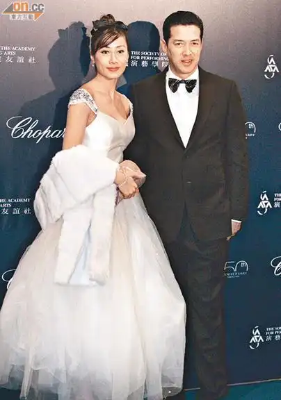 林青霞老公前妻四度离婚继续寻爱好友赞坚强