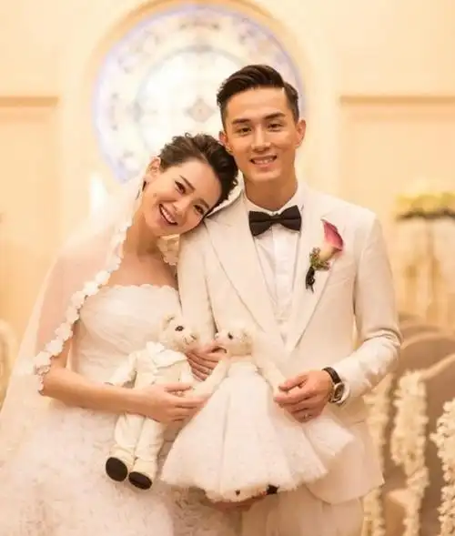 戚薇and李承铉,戚薇与李承铉(戚薇李承铉庆结婚7周年图片)