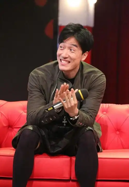 囧!刘翔呲牙咧嘴笑出搞笑表情包  23/23 隐藏描述