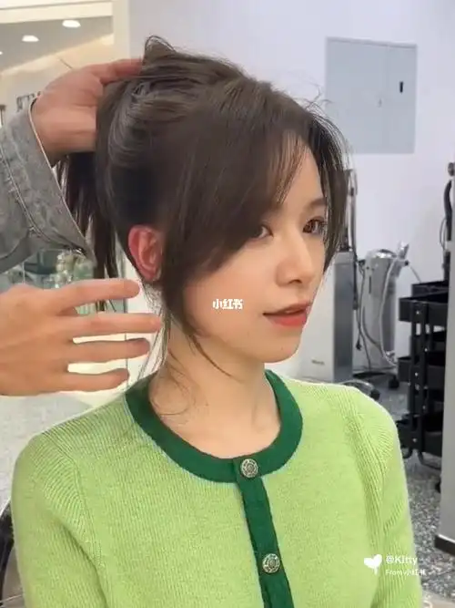 少女感满满的锁骨发发型扎着散着都好看60