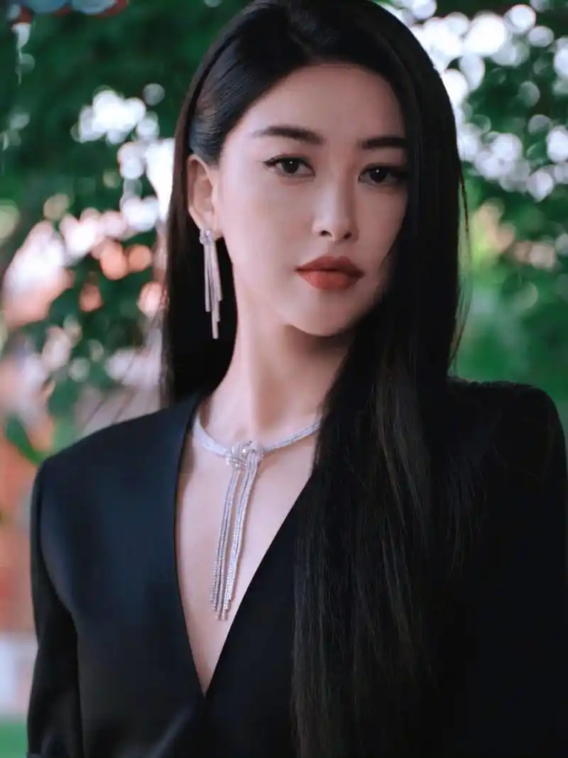 在接下来的比赛中,朱珠的表现更是让人惊艳.