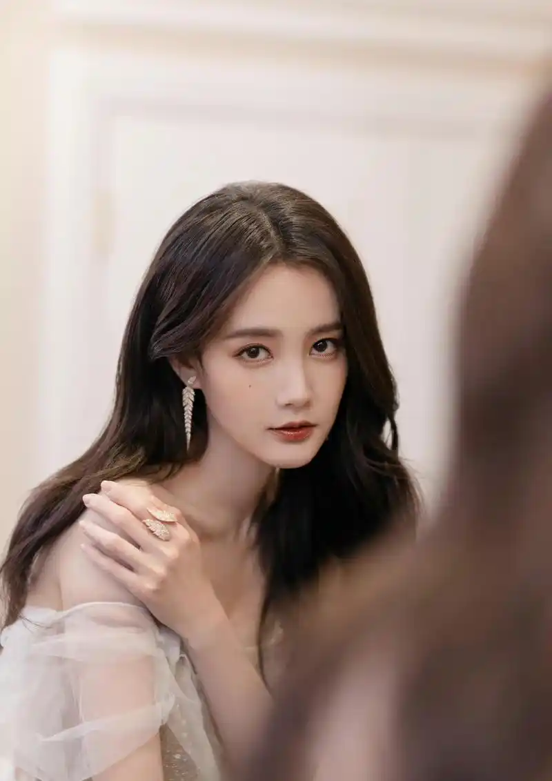 精美图集|李一桐,精致甜美的女演员