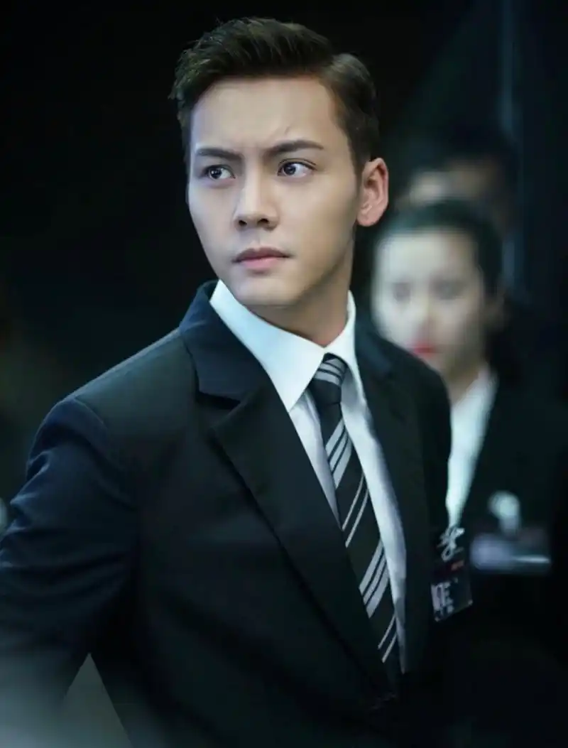 陈伟霆 | 33303334. 2021 寸头的陈伟霆也是很帅的