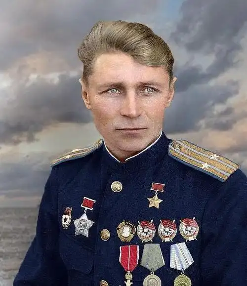 二战时期苏联各式军服 和元首的制服比比哪个更帅气?