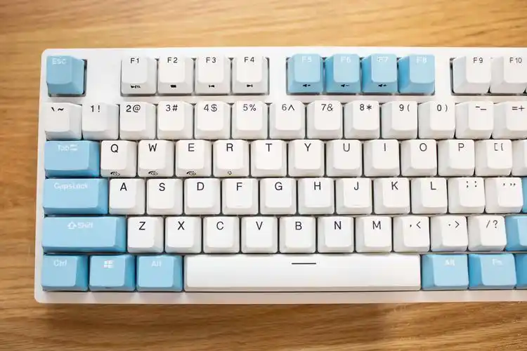 87键位键盘更能评测:鼠标留下更多的操控空间 - 泰斯网