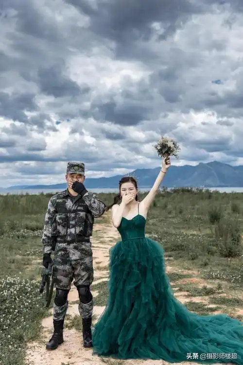 军装婚纱照拍完了才知道原来军装婚纱照可以拍的这么美