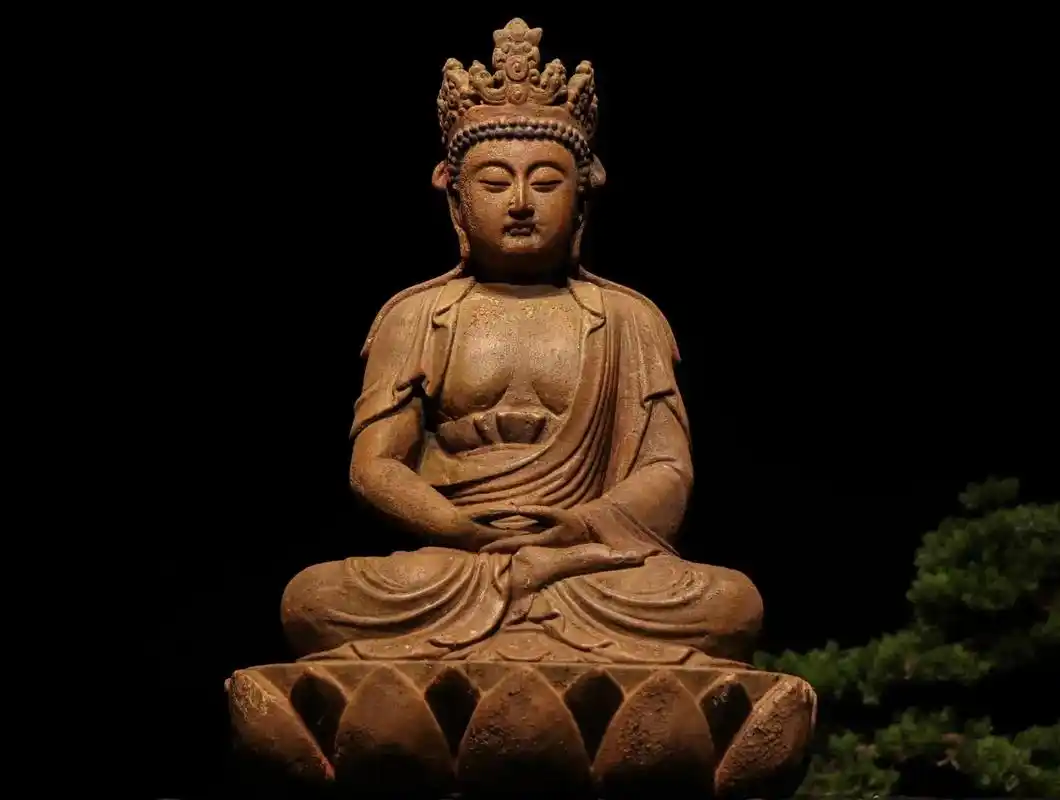 木雕,毗卢遮那佛  高50长36宽26cm.楠木 开脸饱满  - 抖音