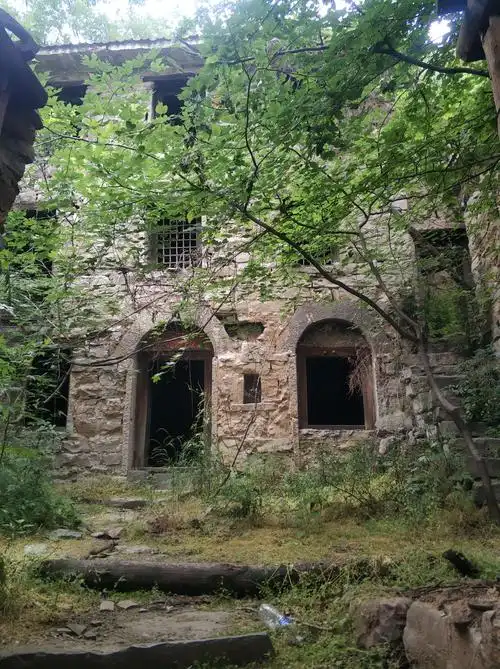 穿越封门村一探究鬼村的离奇故事