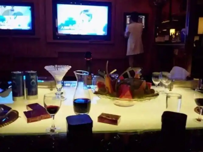 其实ktv不仅仅是唱歌,平时还会喝酒,玩各种小游戏等等.