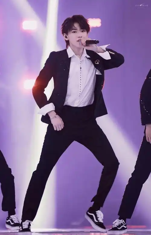 安利区楼门面主唱宋亚轩外号宋不崩