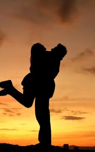 相爱的情侣手机高清壁纸