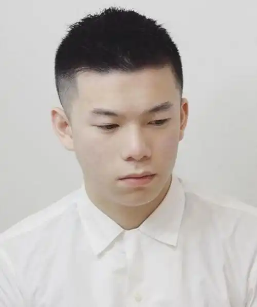 方脸男生适合的寸头发型,2022方脸男生的福利来了