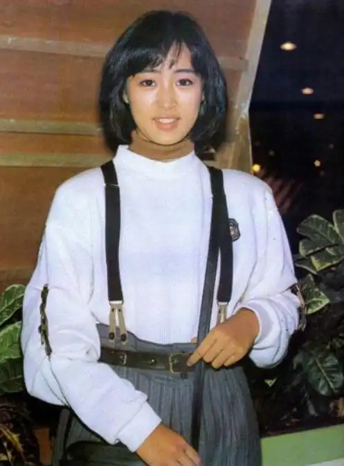 吴启华前女友黎美娴太娇嫩,年轻时堪称玉女,穿出摩登女郎的样子