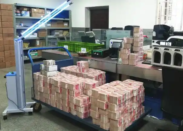 若将1亿现金存入银行储户能过上啥样的日子银行员工说出真相