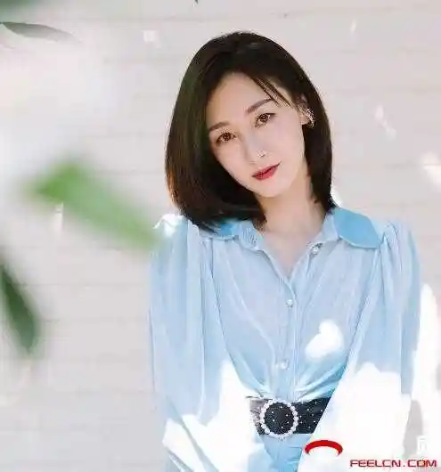 女生中长发直发发型,直发发型