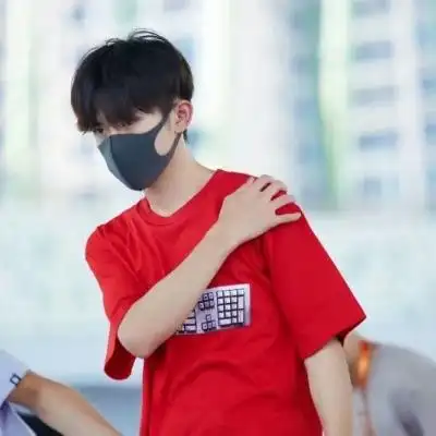 燚这个男孩儿叫易烊千玺_男生头像_我要个性网