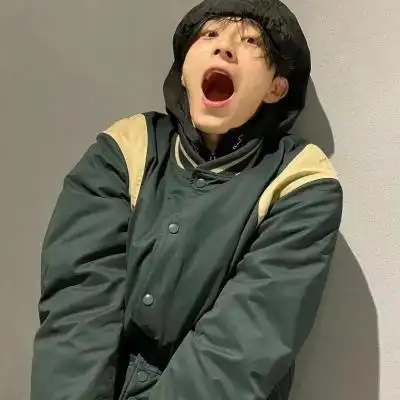 慵懒少年感阳光男神男生头像 学院运动风日常生活男生微信头像_男生头