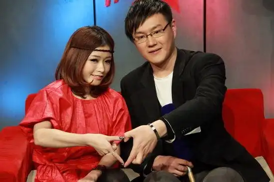 图文:《非诚勿扰》 人气女生许秀琴15日晚浪漫牵手