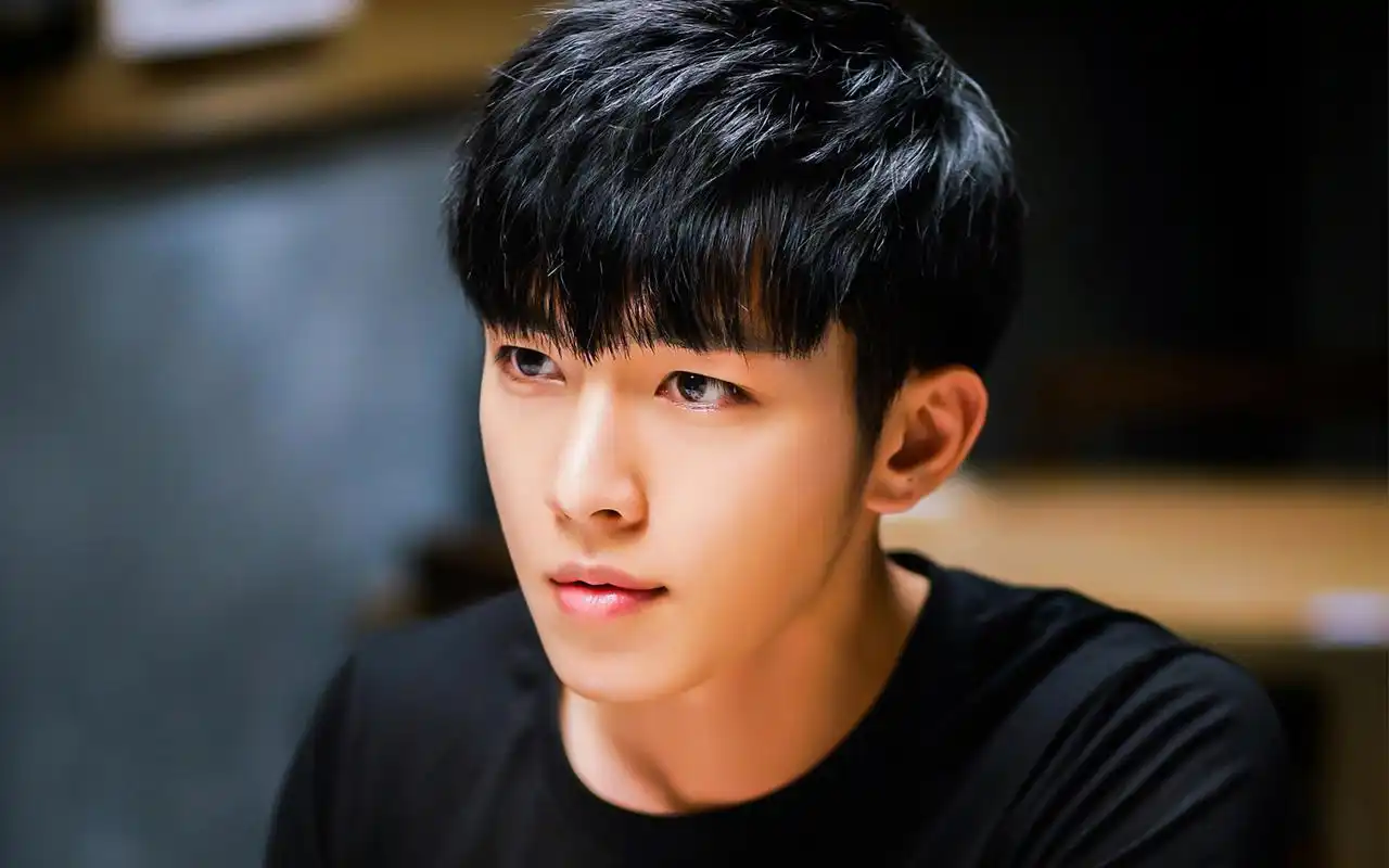 炎亚纶回应粉丝:在加护病房照顾外婆,并不是网传的"失踪"!