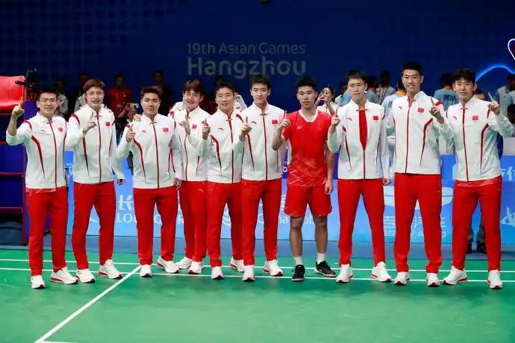 中国队在羽毛球,体操,举重的奥运赛场上都有过辉煌的历史.