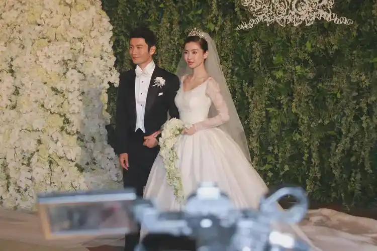 黄晓明与angelababy一对利益最大化夫妻一场最不意外的离婚