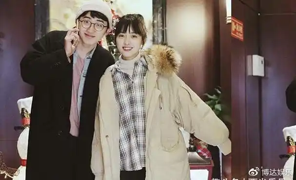 沈月与男生牵手搂腰疑似恋情曝光简直是暗戳戳的甜