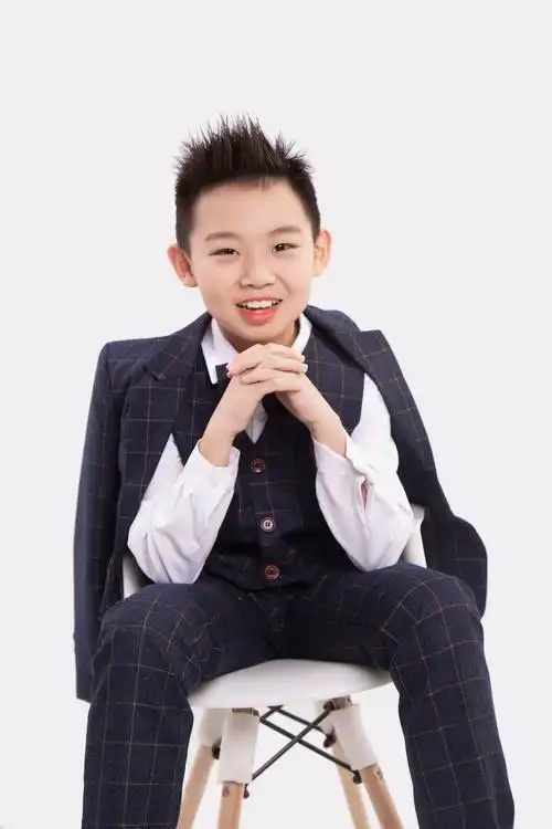 茄子姐姐的儿童摄影作品《快乐男生》