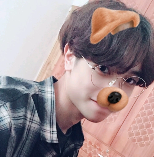 我想要全民k歌王俊霄的照片,谢谢